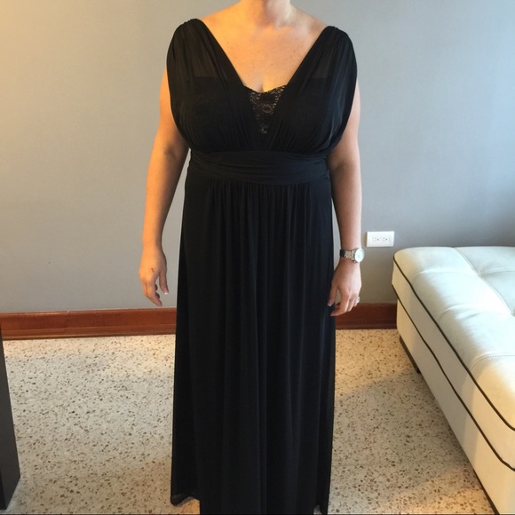 Dresses & Skirts - Amazing formal black dress!!!!!🌹🌸