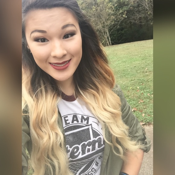 Meet Your Posher - Picture 2 of 3