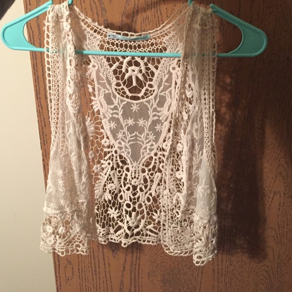 Cropped Lace Vest
