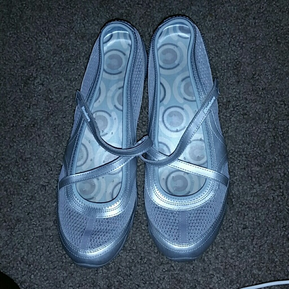 Silver/Grey tennis shoes
