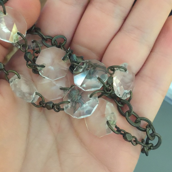 Clear & gold necklace from American Eagle - Picture 3 of 3