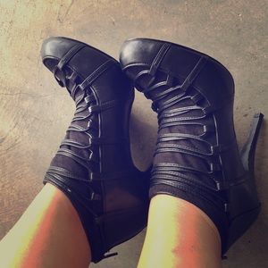 Stretch bootie... Never been worn.. Just tried on.