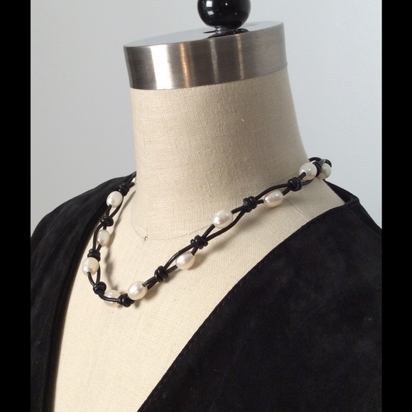 Leather and pearl necklace
