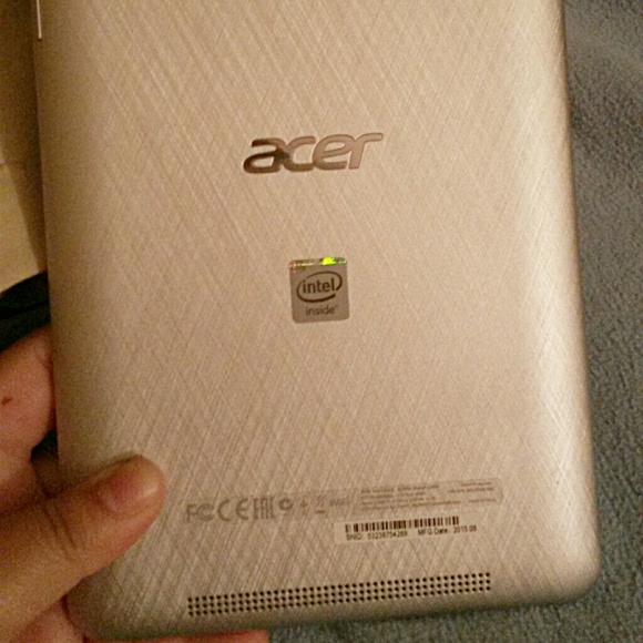 ACER TABLET JUST LIKE NEW! - Picture 3 of 3