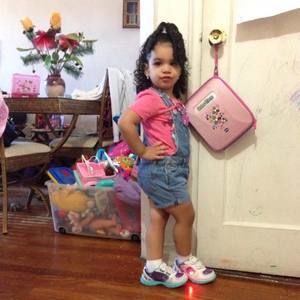 Meet your Posher, Digna