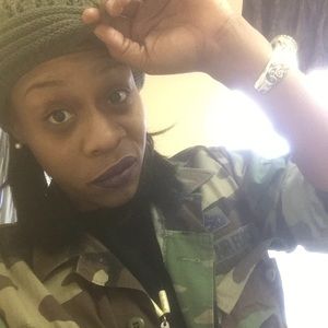 Meet your Posher, Renee