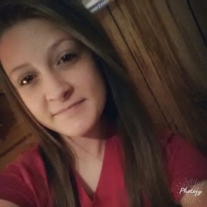 Meet your Posher, Caitlin