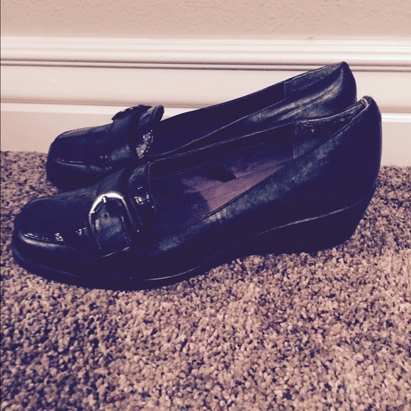 Black flats! - Picture 2 of 3