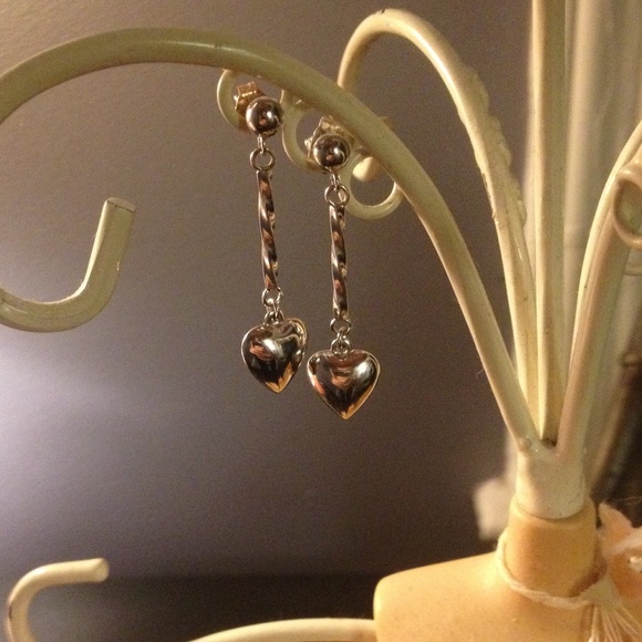 14k White gold earrings