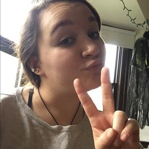 Meet your Posher, Leah
