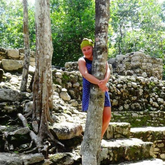 Meet your Posher, Laura