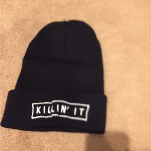 New brandy Melville beanie