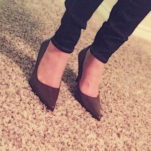 SKECHERS ~ WOMENS PUMPS