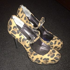 Vera Wang Leopard Pumps