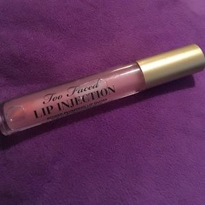 Too faced lip injection lip gloss