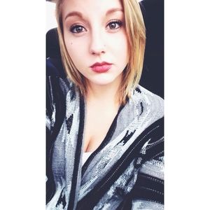 Meet your Posher, Laura