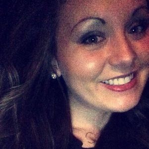 Meet your Posher, Courtney