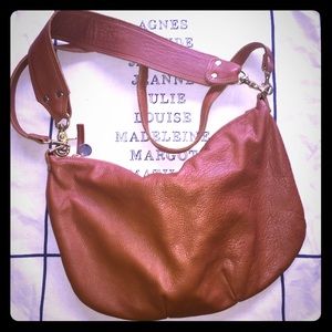 Clare C Moyen Messenger Bag