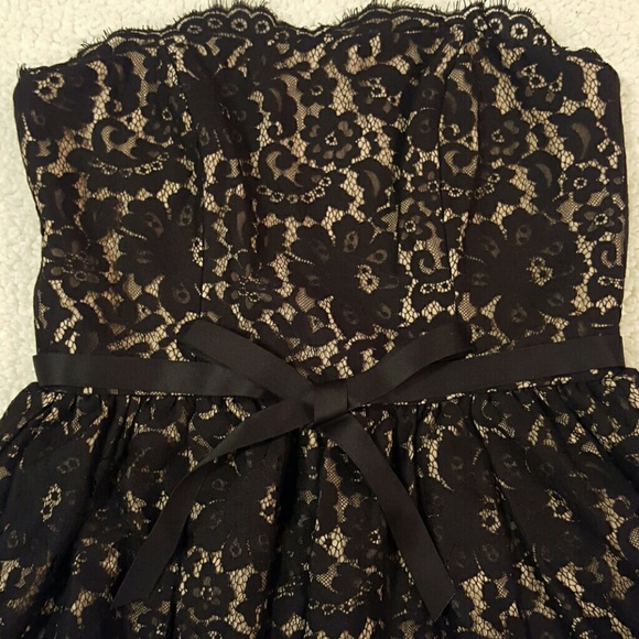 Lace Dress - Picture 2 of 4