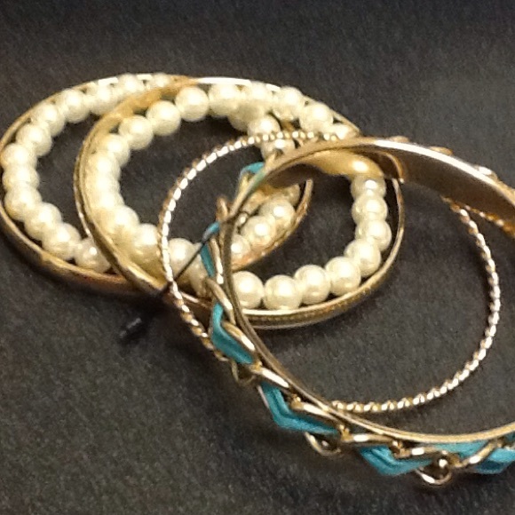 Gold, pearl, teal bracelet set