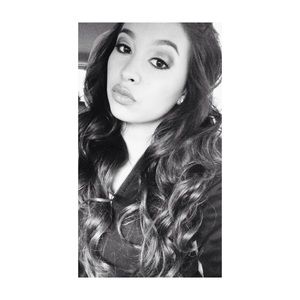 Meet your Posher, Daniela