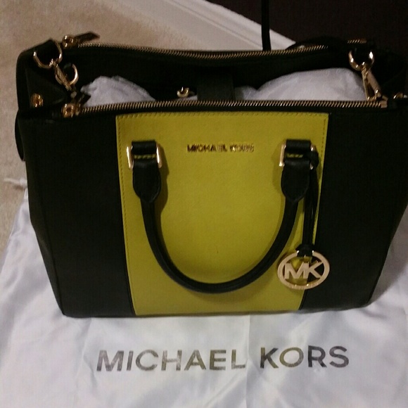 Michael Kors Handbags - Mk handbag