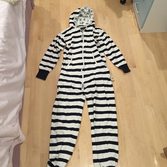 OnePiece White/Navy Stripe Onesie