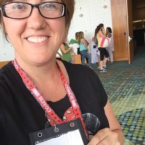 Meet your Posher, Leslie