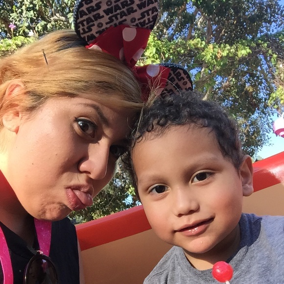 Meet your Posher - Picture 2 of 4