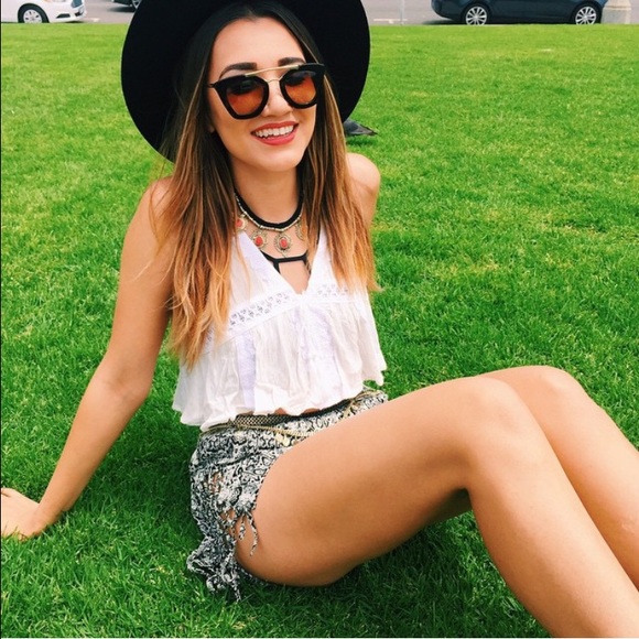 BLACK LF embroidered crepe cropped tank - Picture 3 of 4