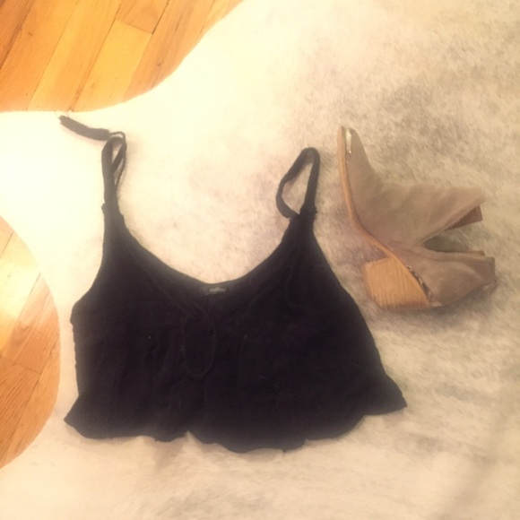 BLACK LF embroidered crepe cropped tank - Picture 4 of 4