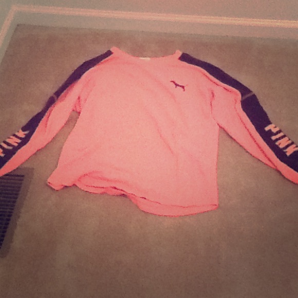VS pink COLLAGE crew neck