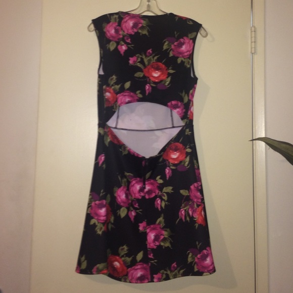 Forever 21 Floral Dress - Picture 2 of 2