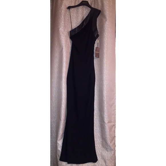 *SOLD* New Gucci Black Leather strap Evening Gown - Picture 4 of 4