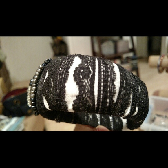 Beaded Bangle & Lace - Picture 4 of 4