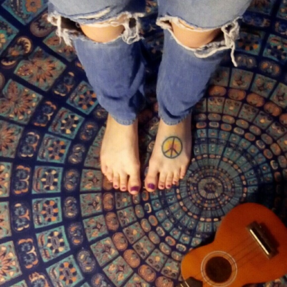 Ripped boyfriend jeans