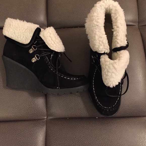 Black Fur Wedges size 7