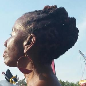 Meet your Posher, Joyce