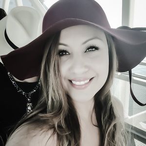 Meet your Posher, Marcela