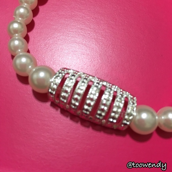 SOLD Avon 3 Pieces Pearl Set - Picture 3 of 3