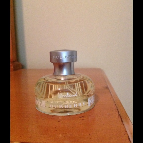 BURBERRY "Weekend" perfume