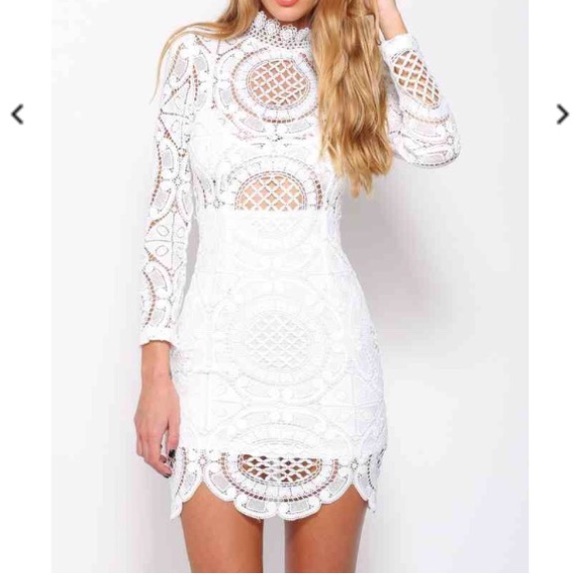 Dresses & Skirts - Super amazing long sleeve white dress!