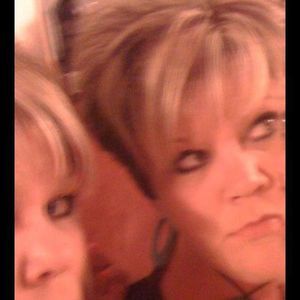 Meet your Posher, Lisa