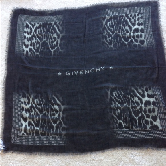 Givenchy scarf - Picture 2 of 3