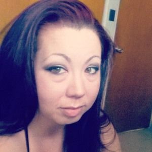 Meet your Posher, Larissa