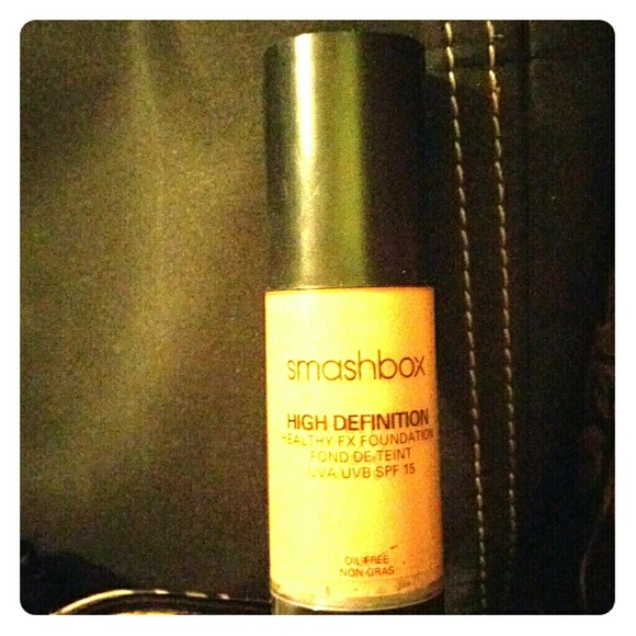 Smashbox foundation 2.4