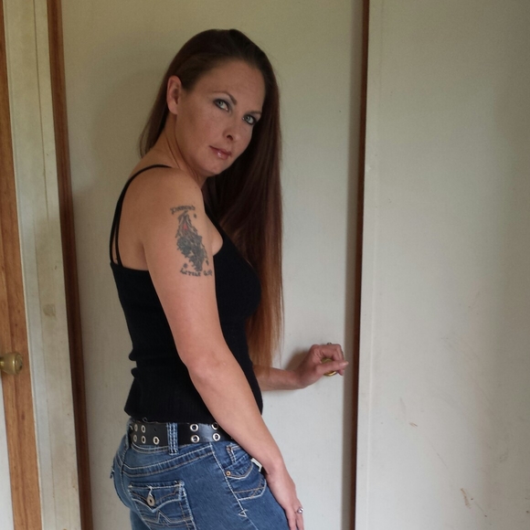 Meet your Posher, Christina - Picture 1 of 1