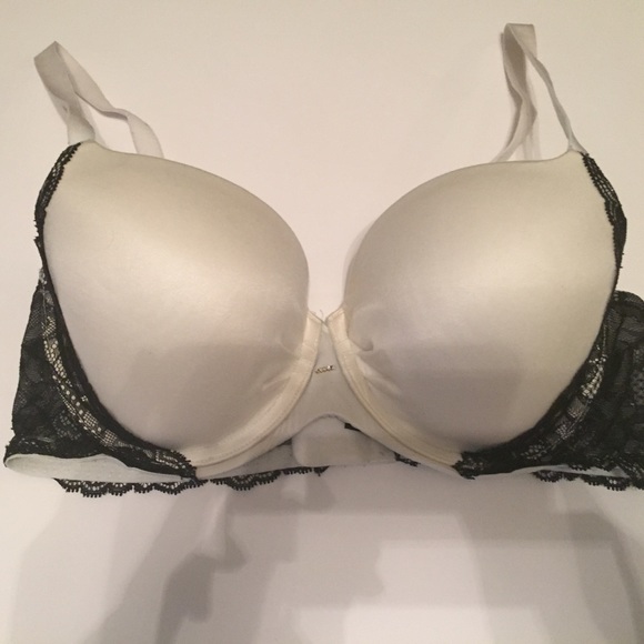 Victoria's Secret fabulous lined Demi 38D bra
