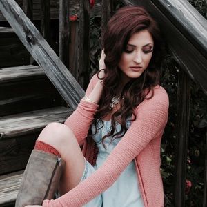 Meet your Posher, Alexis