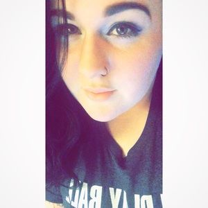 Meet your Posher, Alyssa